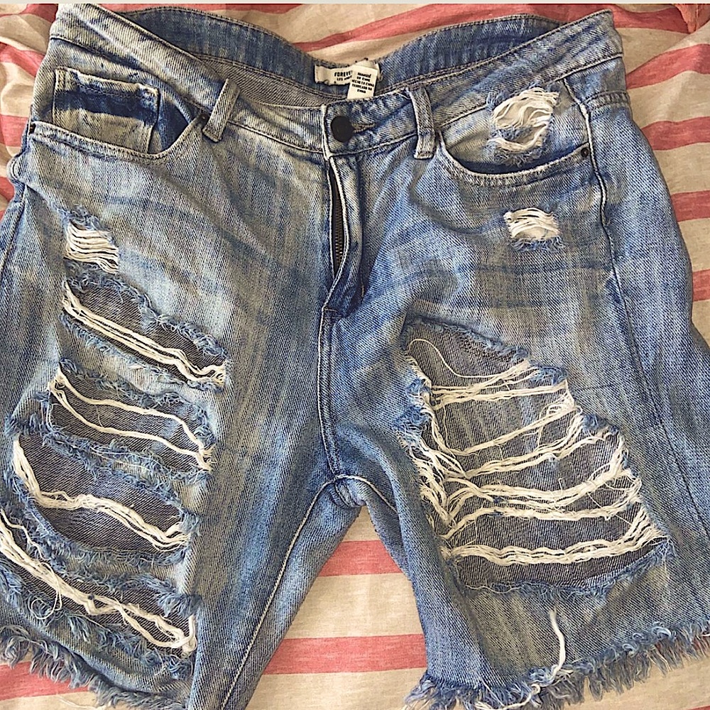 Forever 21 ripped shorts/jorts
